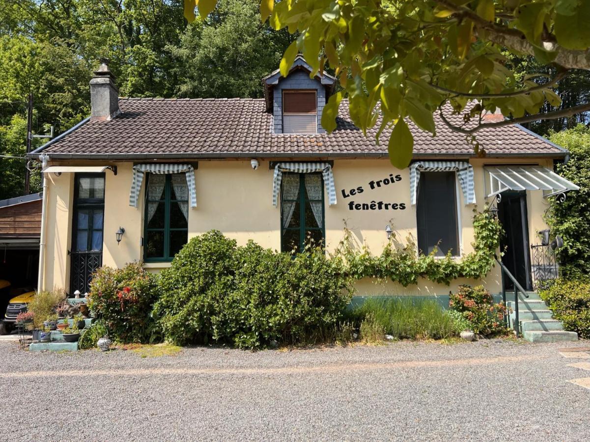 Les Trois Fenetres Panzió Beauficel Kültér fotó